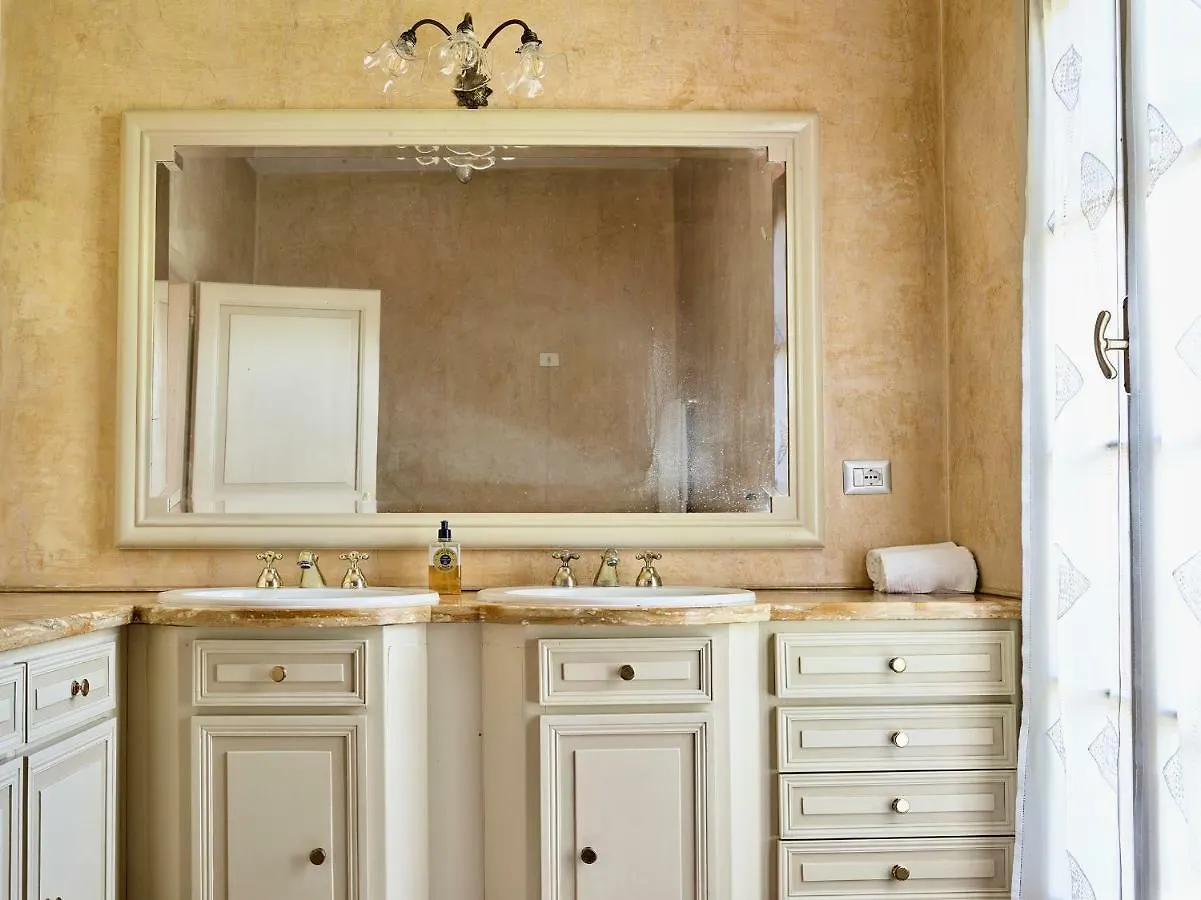 Holiday home Le Dimore De Il Borgo Del Balsamico Albinea